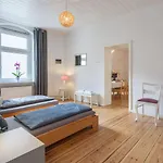 Thewilhelmshavener Group Apartment, Group & Family Friendly, 100m2, 2br, 1 Living Room, Huge Table, Ideal For 4 - 6 Guests Apartamento