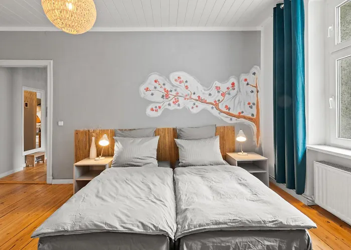 Thewilhelmshavener Group Apartment, Group & Family Friendly, 100m2, 2br, 1 Living Room, Huge Table, Ideal For 4 - 6 Guests Διαμέρισμα Βερολίνο