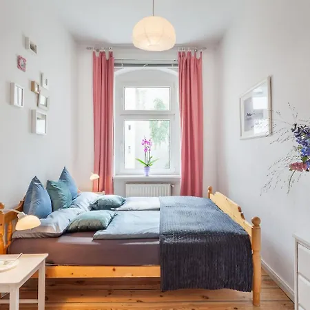 Wilhelmshavener 3br In Downdown Moabit Apartment *