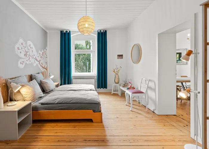 Thewilhelmshavener Group Apartment, Group & Family Friendly, 100m2, 2br, 1 Living Room, Huge Table, Ideal For 4 - 6 Guests アパート *